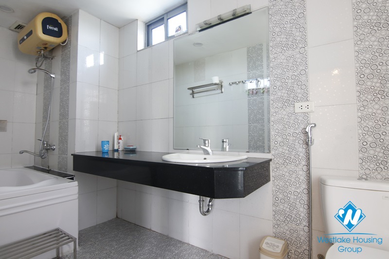 Bright 2-bedroom apartment with beautiful lakeview for rent on Kim Ma